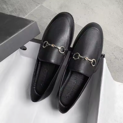 LEATHER LOAFER WITH METAL DETAIL