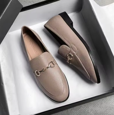 LEATHER LOAFER WITH METAL DETAIL
